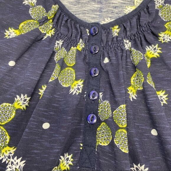 Crown & Ivy sleeveless top Small Petite Pineapple Print - Picture 3 of 5